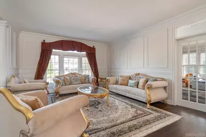 26 Legends Circle, Melville, NY 11747 - Photo 6
