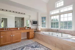 26 Legends Cir, Melville, NY 11747 - Photo 22