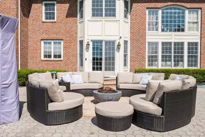 26 Legends Circle, Melville, NY 11747 - Photo 32