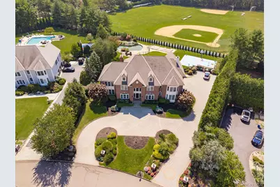 26 Legends Circle, Melville, NY 11747 - Photo 34