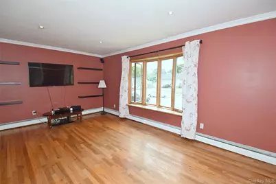 27 Naples Avenue, Central Islip, NY 11722 - Photo 4