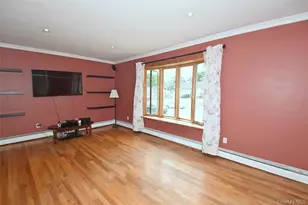 27 Naples Ave, Central Islip, NY 11722 - Photo 4
