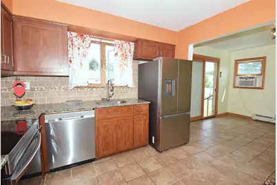 27 Naples Avenue, Central Islip, NY 11722 - Photo 8