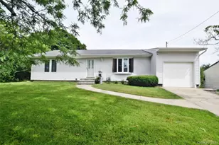 27 Naples Ave, Central Islip, NY 11722 - Photo 2