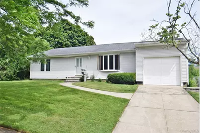 27 Naples Avenue, Central Islip, NY 11722 - Photo 30
