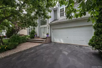 23 Honeysuckle Court, Melville, NY 11747 - Photo 2