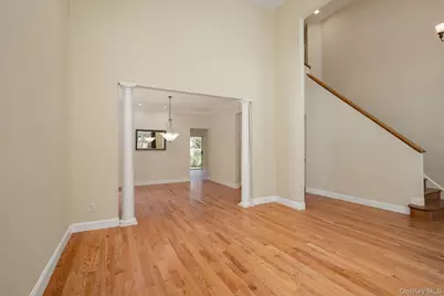 23 Honeysuckle Court, Melville, NY 11747 - Photo 6