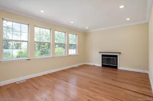 23 Honeysuckle Ct, Melville, NY 11747 - Photo 12