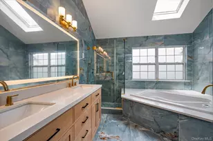 23 Honeysuckle Ct, Melville, NY 11747 - Photo 24