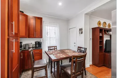 10530 Van Wyck Expressway, Richmond Hill, NY 11419 - Photo 8