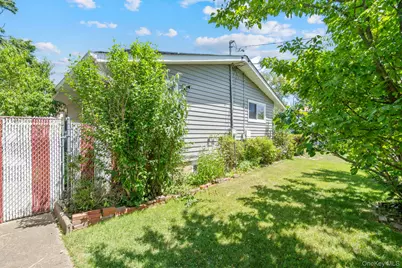1 Hale Place, Roosevelt, NY 11575 - Photo 24