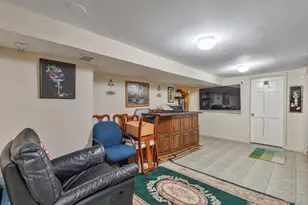 1 Hale Pl, Roosevelt, NY 11575 - Photo 18