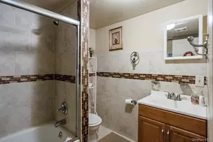 1 Hale Pl, Roosevelt, NY 11575 - Photo 20