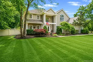 17 Esplanade Dr, Patchogue, NY 11772 - Photo 2