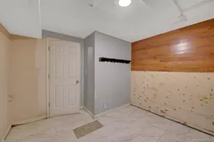 142-16 116th Ave, Jamaica, NY 11436 - Photo 16