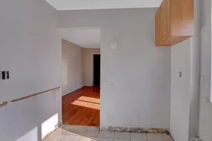 142-16 116th Ave, Jamaica, NY 11436 - Photo 6