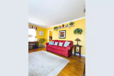 2 Irvington Street, Valley Stream, NY 11581 - Photo 6