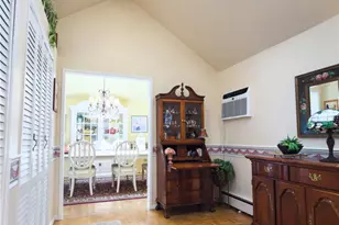 2 Irvington St, Valley Stream, NY 11581 - Photo 10