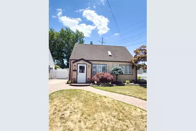 2 Irvington Street, Valley Stream, NY 11581 - Photo 2