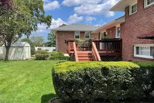 360 Terrace Ave, Garden City, NY 11530 - Photo 12