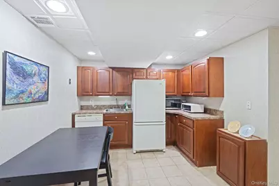 16 Lindbergh Circle, Huntington, NY 11743 - Photo 30
