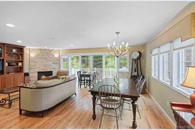 16 Lindbergh Circle, Huntington, NY 11743 - Photo 14