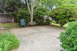 1777 Stone Ave, East Meadow, NY 11554 - Photo 4