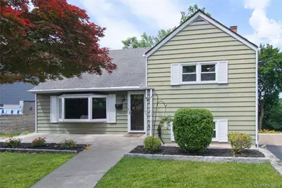 119 Candlewood Drive, Yonkers, NY 10710 - Photo 2
