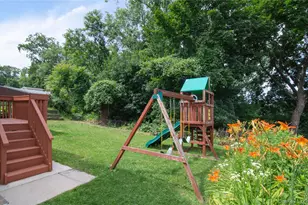 119 Candlewood Dr, Yonkers, NY 10710 - Photo 24