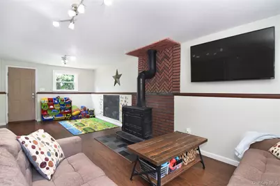 119 Candlewood Drive, Yonkers, NY 10710 - Photo 14