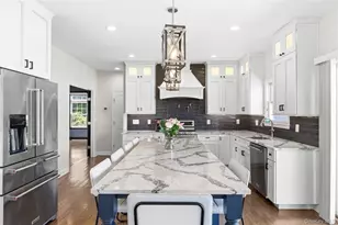 25 Ashley Cir, Manorville, NY 11949 - Photo 4