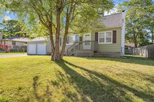 16 Brushwood Dr, Shirley, NY 11967 - Photo 4