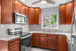 16 Brushwood Dr, Shirley, NY 11967 - Photo 12