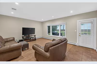 40 Pittoni Drive, Commack, NY 11725 - Photo 10