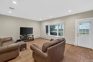 40 Pittoni Dr, Commack, NY 11725 - Photo 10