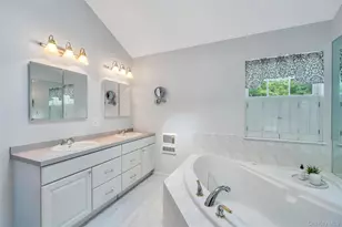 75 Apple Ln, Medford, NY 11763 - Photo 38