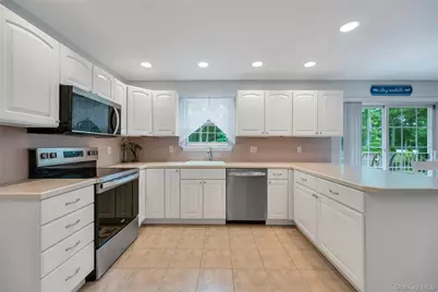 75 Apple Lane, Medford, NY 11763 - Photo 24