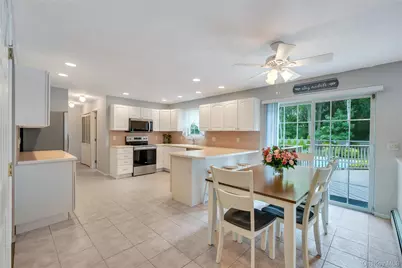 75 Apple Lane, Medford, NY 11763 - Photo 20