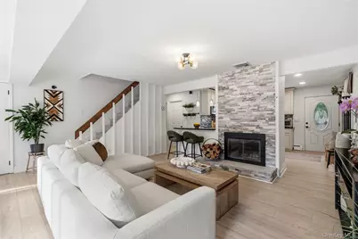10 Wildflower Lane, Wantagh, NY 11793 - Photo 14