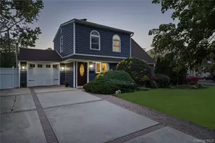 10 Wildflower Ln, Wantagh, NY 11793 - Photo 4