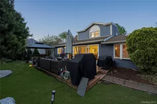 10 Wildflower Ln, Wantagh, NY 11793 - Photo 38
