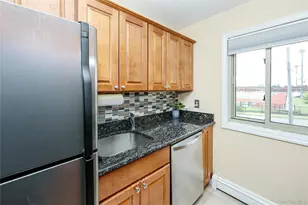 2423 Union Blvd, Islip, NY 11751 - Photo 4