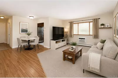 2423 Union Boulevard #8B, Islip, NY 11751 - Photo 2