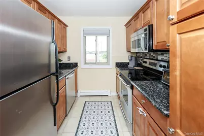 2423 Union Boulevard #8B, Islip, NY 11751 - Photo 6
