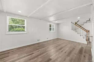 4 Bunny Ln, East Setauket, NY 11733 - Photo 8