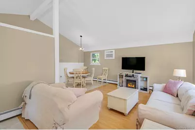 46 Longfellow Drive, Kings Park, NY 11754 - Photo 4