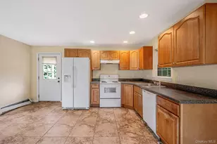 86 Eleanor Ave, Mastic, NY 11950 - Photo 6