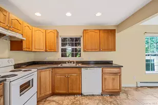 86 Eleanor Ave, Mastic, NY 11950 - Photo 8