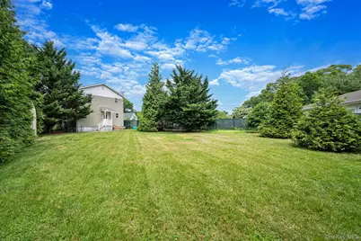 86 Eleanor Avenue, Mastic, NY 11950 - Photo 26