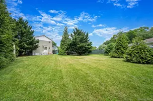 86 Eleanor Ave, Mastic, NY 11950 - Photo 26